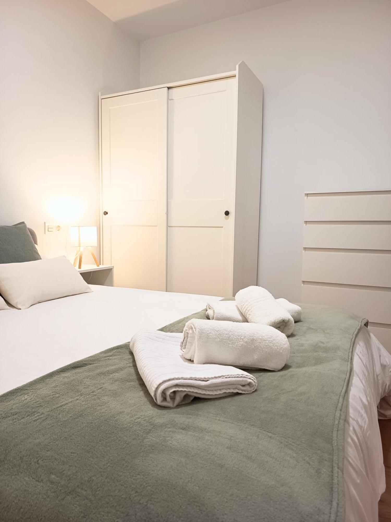 Apartamento Moderno Junto A Plaza Toros Y Hospitales Con Parking Bajo Peticion — Fotos 3